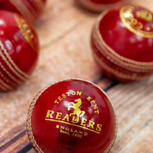 Readers-cricket-ball.jpg